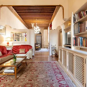 https://fortuny3967-suites-wine.hotelslidodijesolo.com